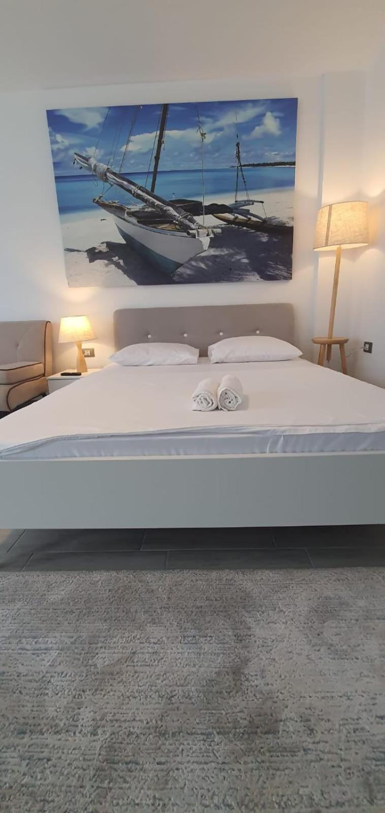 Alezzi Beach Vibe Family Studio With Spa Piscina Interioara Incalzita Sauna Jacuzzi Gym Navodari Exterior photo
